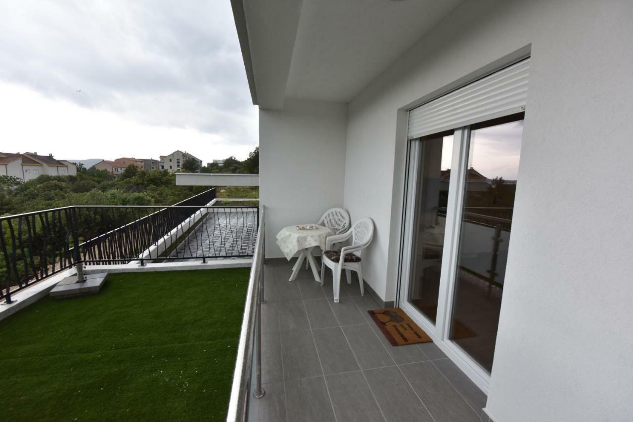 Family Apartments Podsolarsko Sibenik Exterior photo